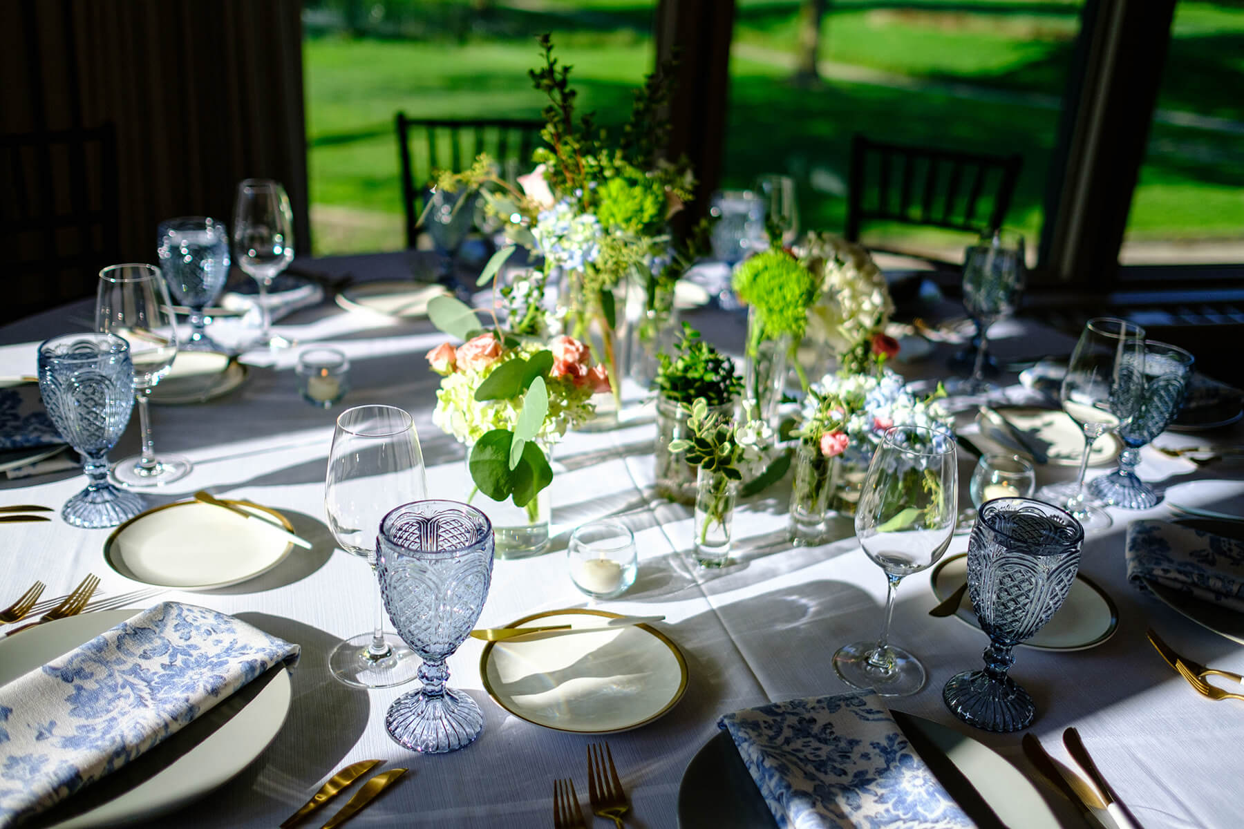 vibrant place setting image